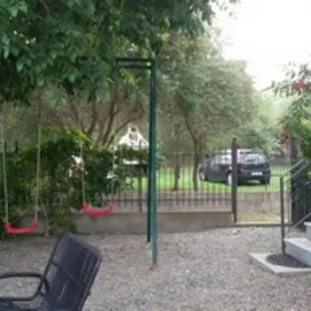 Deiana's - Beachside Apartment