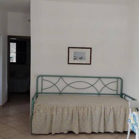 Deiana's - Beachside Apartment *