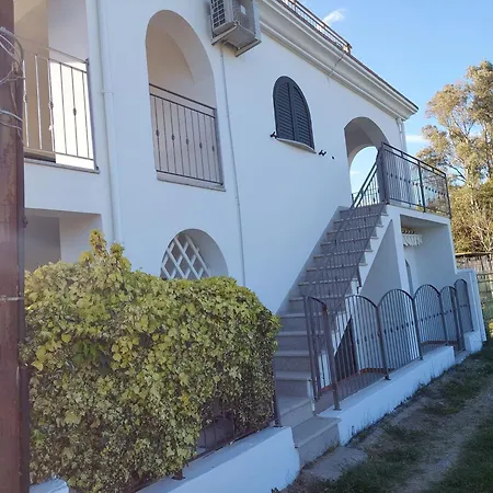 Apartment Deiana's - Beachside